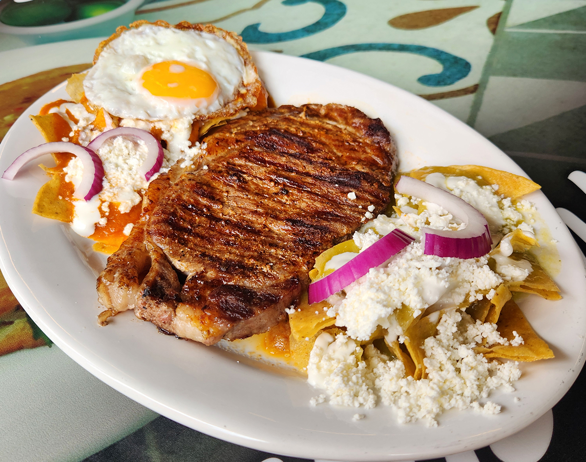 Foto de Corte con chilaquiles