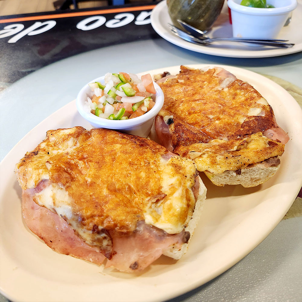 Molletes, foto 1 de 2